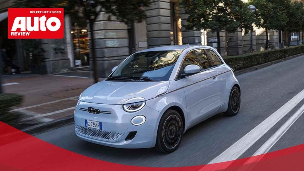 De nieuwe Fiat 500e in de kleur 'Celestial Blue'