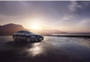 Lexus ES met mooie achtergrond